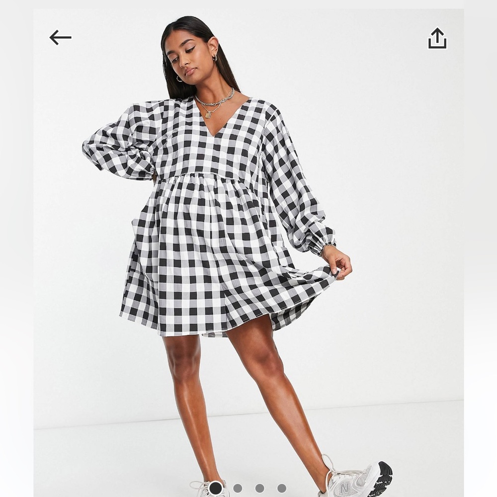 Maternity v front smock romper in mono gingham
